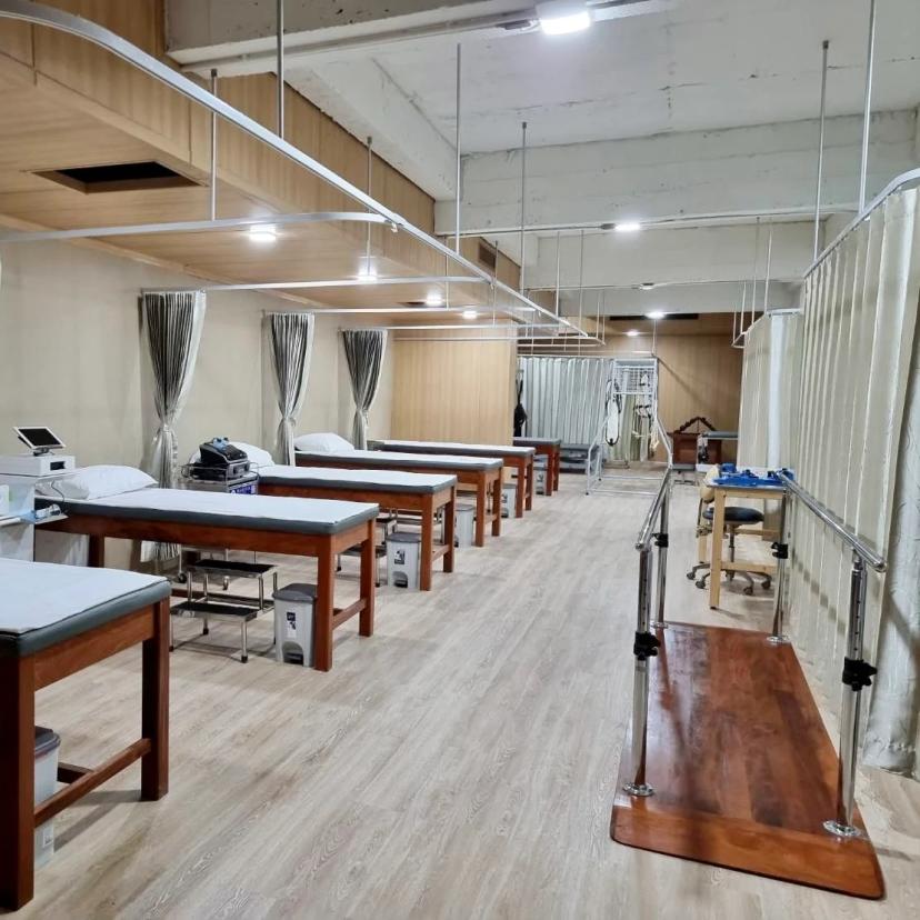Service Physical Therapy Image