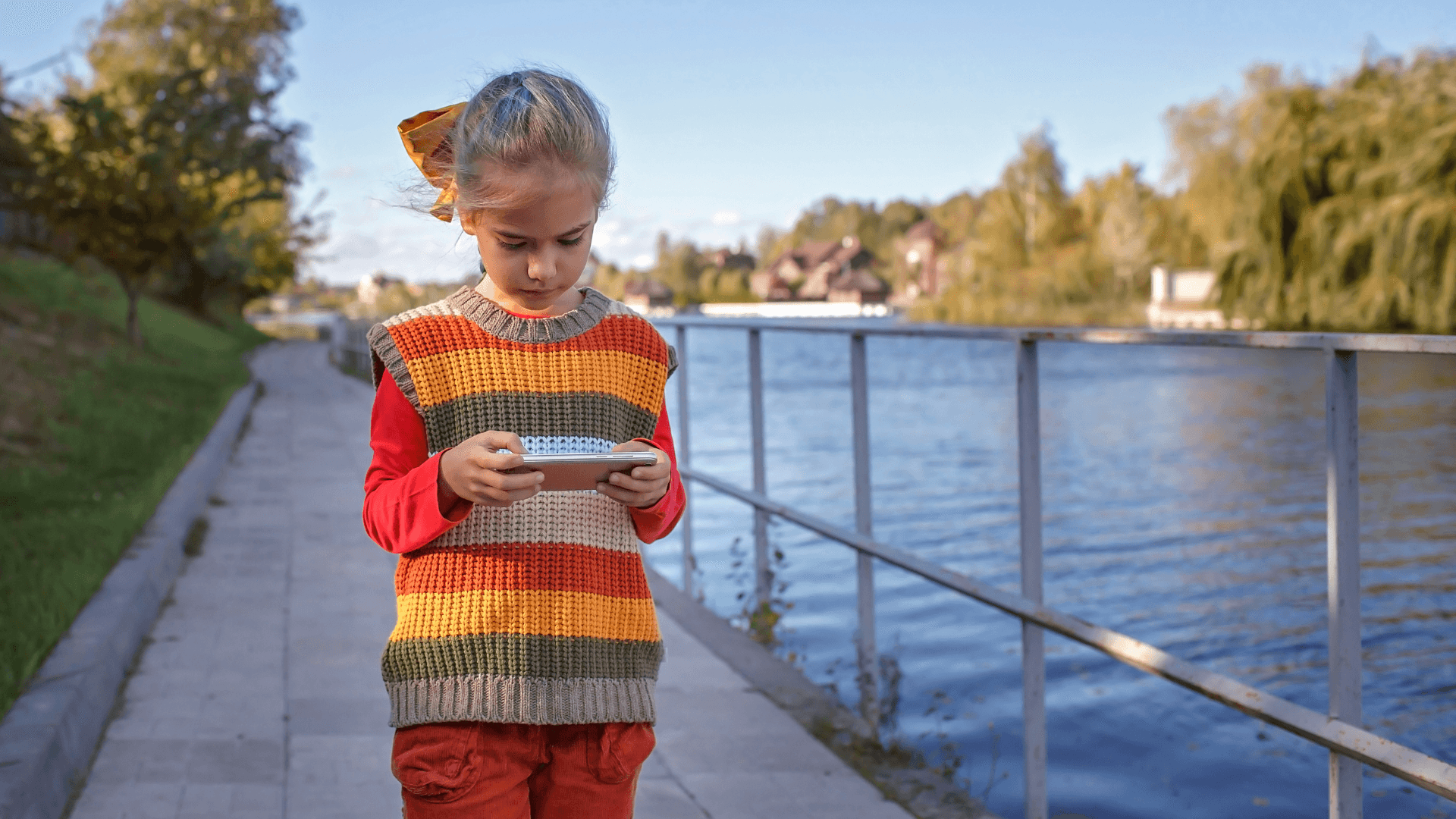 Sweden Recommends Teens Limit ‘Screen Time’ to No More Than 3 Hours Per Day's featured image